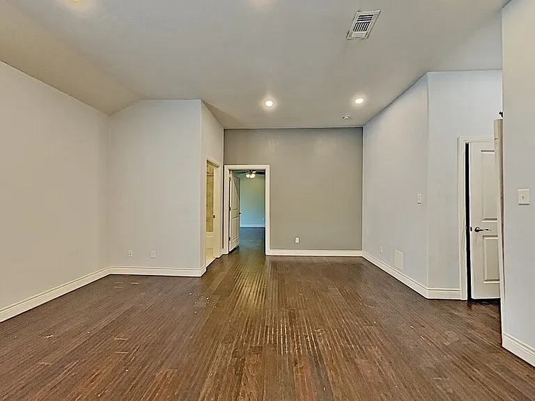 1414 Record Crossing Rd #B — Photo 2