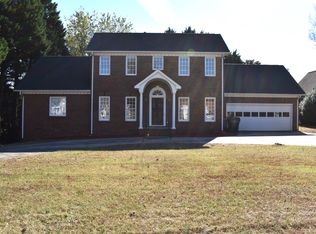 3212 Hiddenwood Ln, Burlington, NC 27215
