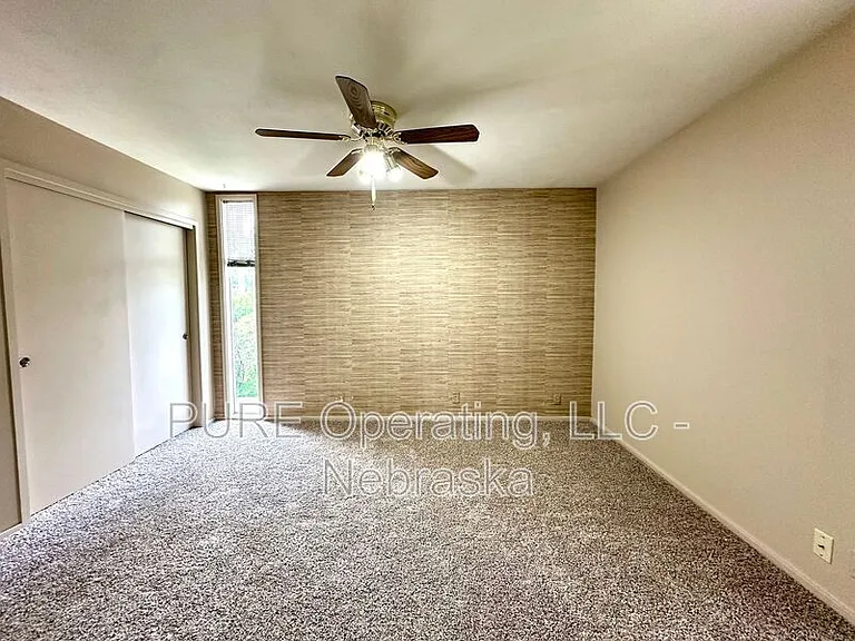 1631 N 109th Plz — Photo 36