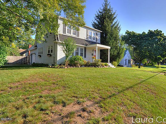 2nd image of 1601 Burton St SE
