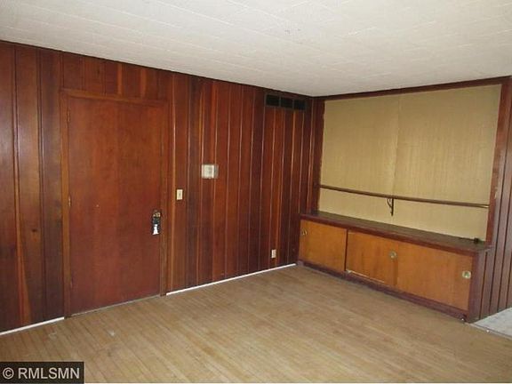 4th image of 601 1st St SE
