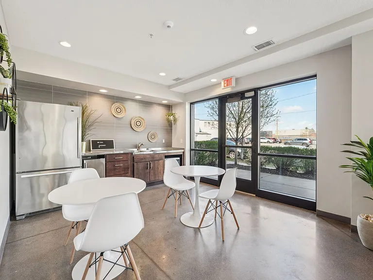Spectrum Apartments & Townhomes — Photo 15