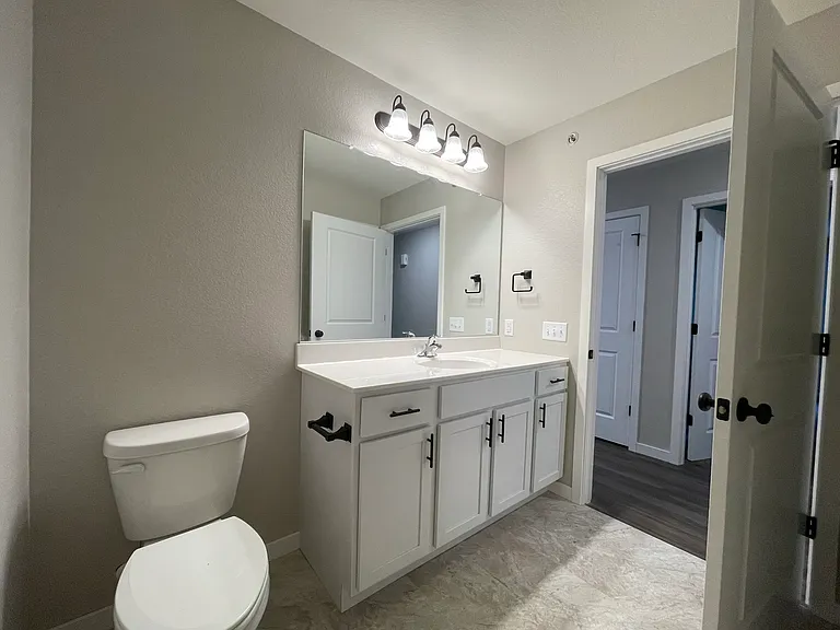 Gateway Place Apartments — Photo 61