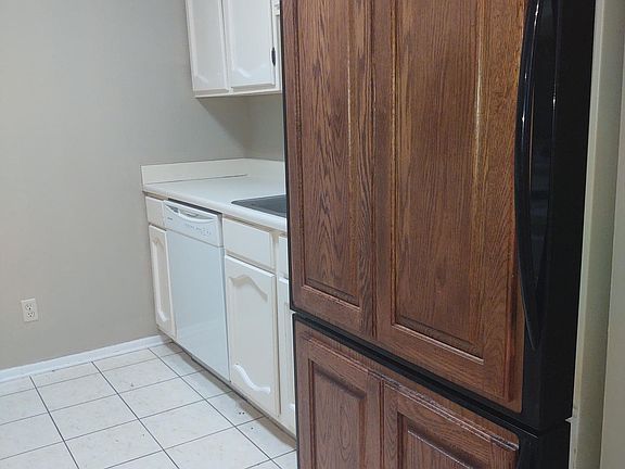4th image of 108 Township Ln APT A