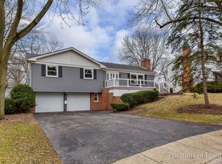 16 Butternut Dr, Naperville, IL 60540