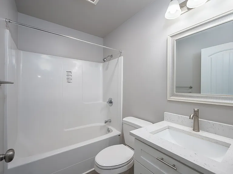 9646 Goodrich Rd SE #A-B — Photo 16
