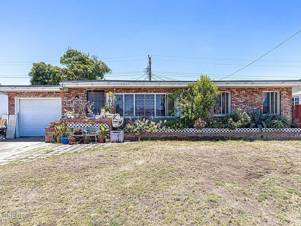 2nd image of 728 E Mariposa Way
