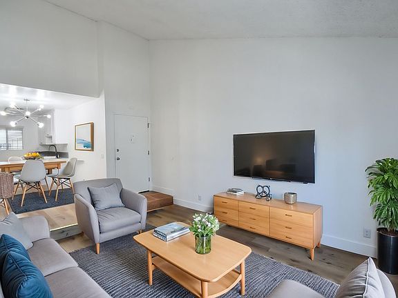 4th image of 21018 Gresham St APT 315