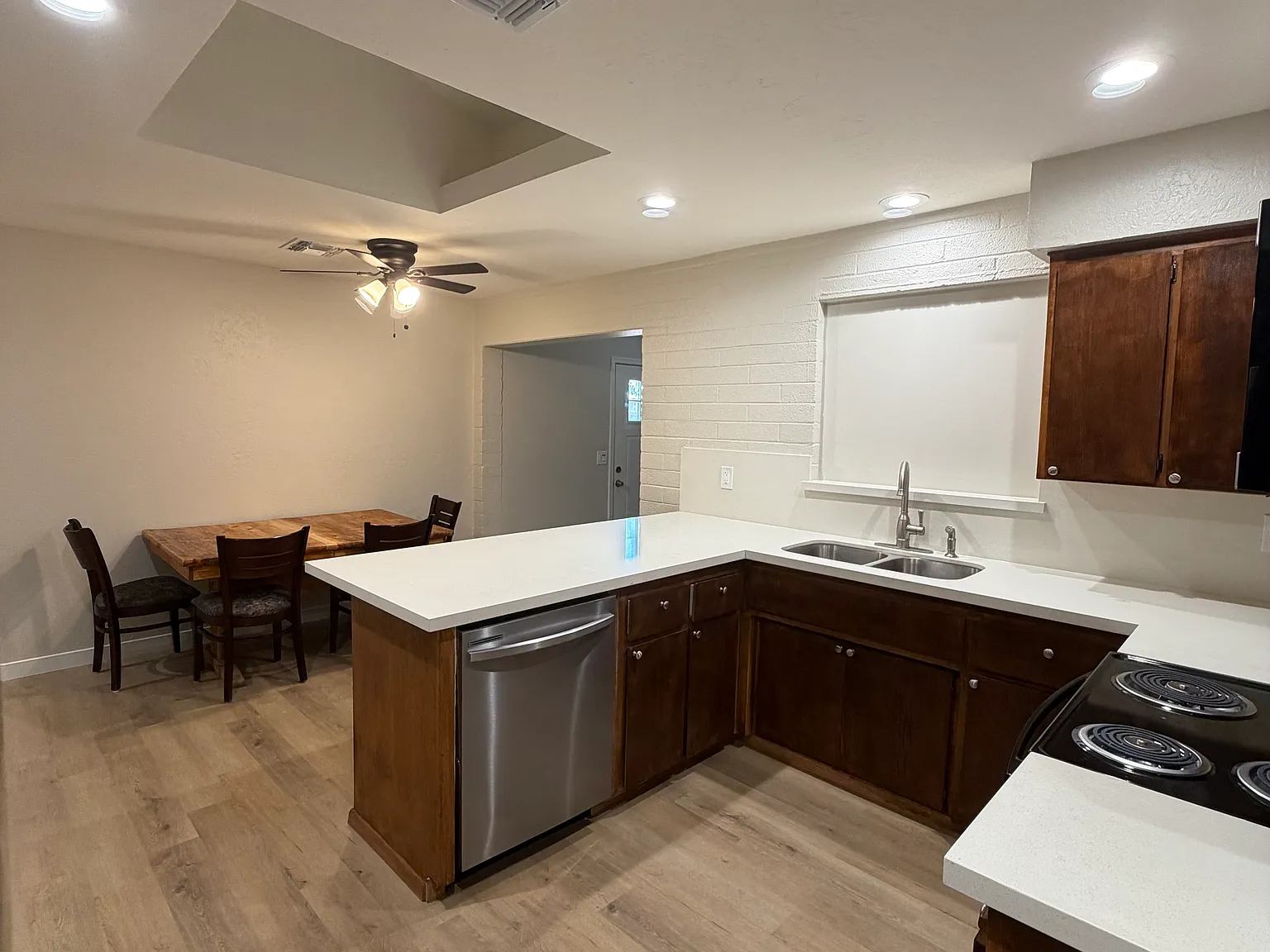 Studio, 2000 sqft, $495 — Photo 2