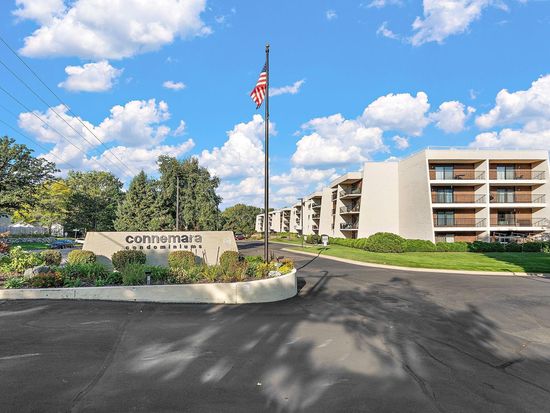 2445 Londin Ln E APT 310, Maplewood, MN 55119