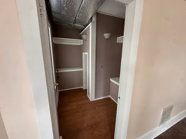 110 Pleasant St #2, Lowell, MA 01852