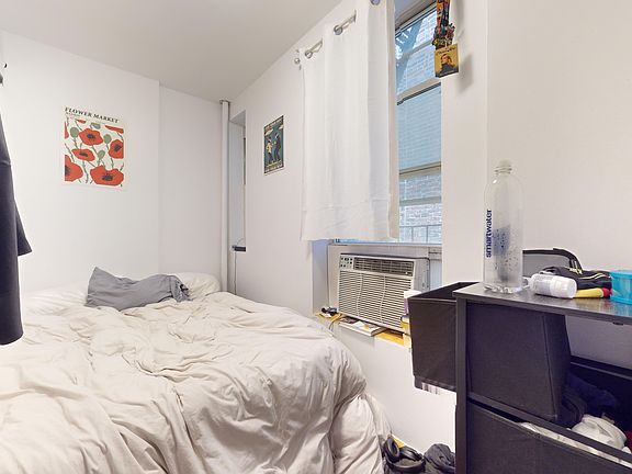5th image of 520 E 11th St APT 15