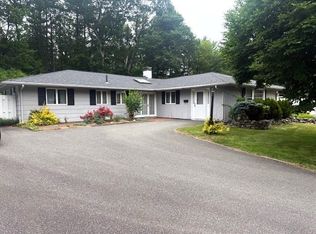 14 Eisenhower Rd, Framingham, MA 01701