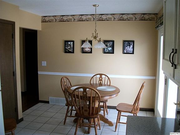 Home for Sale in Quincy, IL $132,000