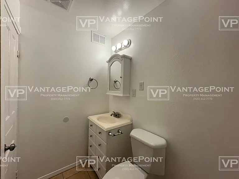 713A S 24th St — Photo 10
