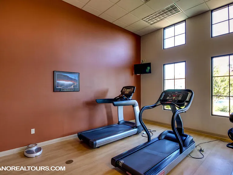1233 N Spring Valley Dr — Photo 13