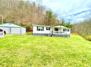 2354 W Sookeys Crk, Pikeville, KY 41501
