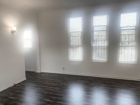 3rd image of 311 S Crescent Heights Blvd