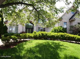 6004 Regal Springs Dr, Louisville, KY 40205