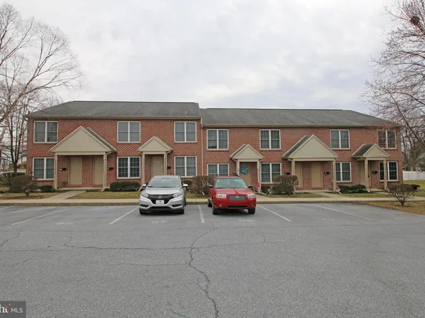 63 N Cherry St, Annville, PA 17003