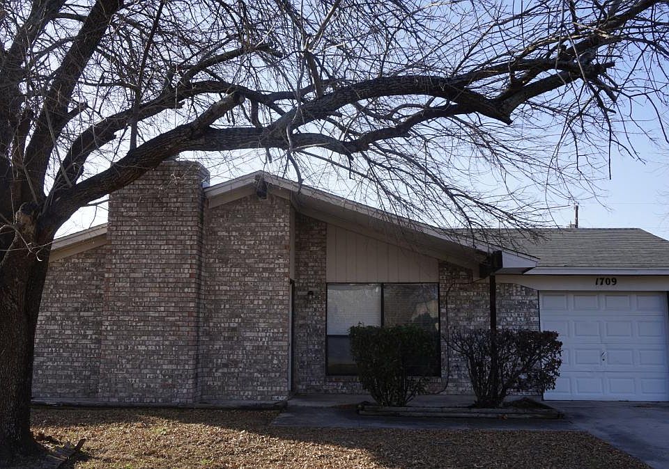 1st image of 1709 Sherman Dr
