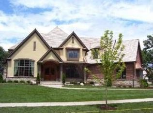 200 Wrenwood, South Elgin, IL 60124