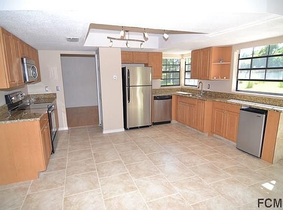 4th image of 41 Blare Dr