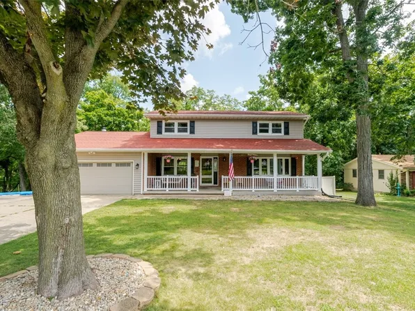 1230 Finley Ave, Mount Zion, IL 62549