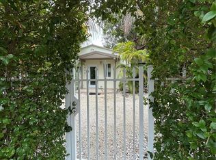 2490 NE 182nd St, North Miami Beach, FL 33160
