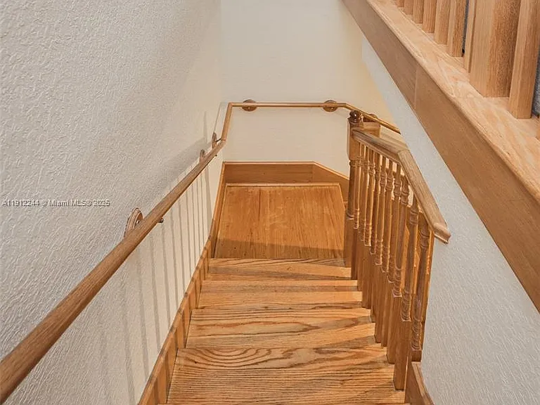 302 Balboa St — Photo 32