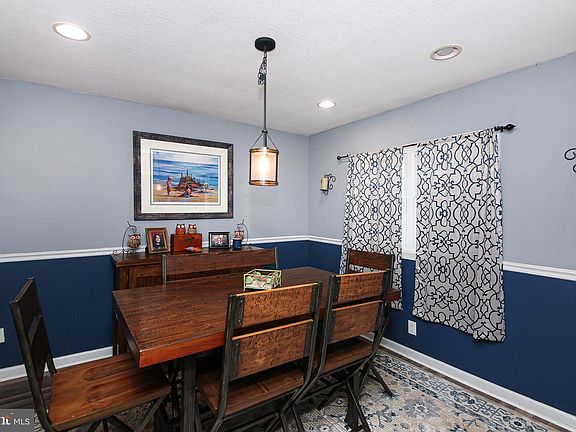 4th image of 423 Chelsea Rd