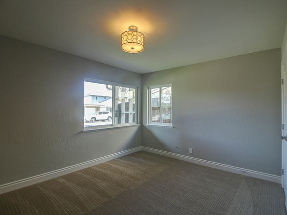 5th image of 3965 Casanova Dr