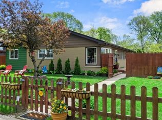 204 Briar Dr, Wilmette, IL