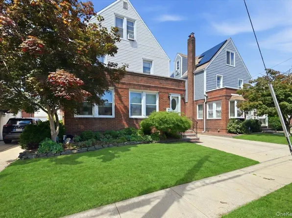 547 N 11th Street, New Hyde Park, NY 11040