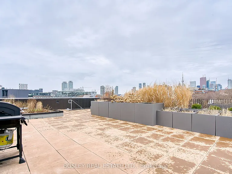 41 River St #25 — Photo 11