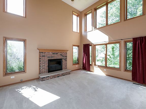 3rd image of 8130 Hampton Dr