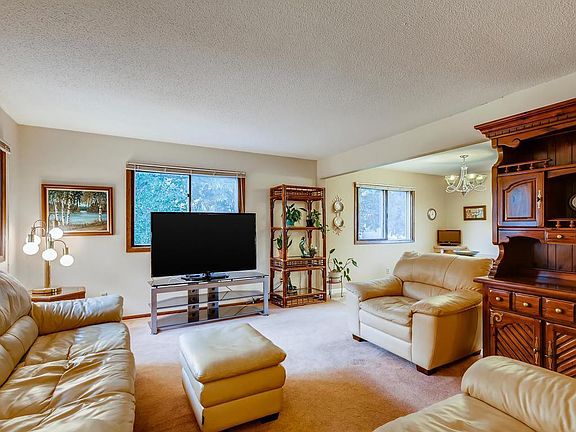 3rd image of 2130 Radatz Ave
