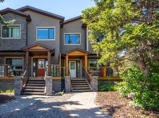 2815 25th St SW, Calgary, AB T3E1Y1