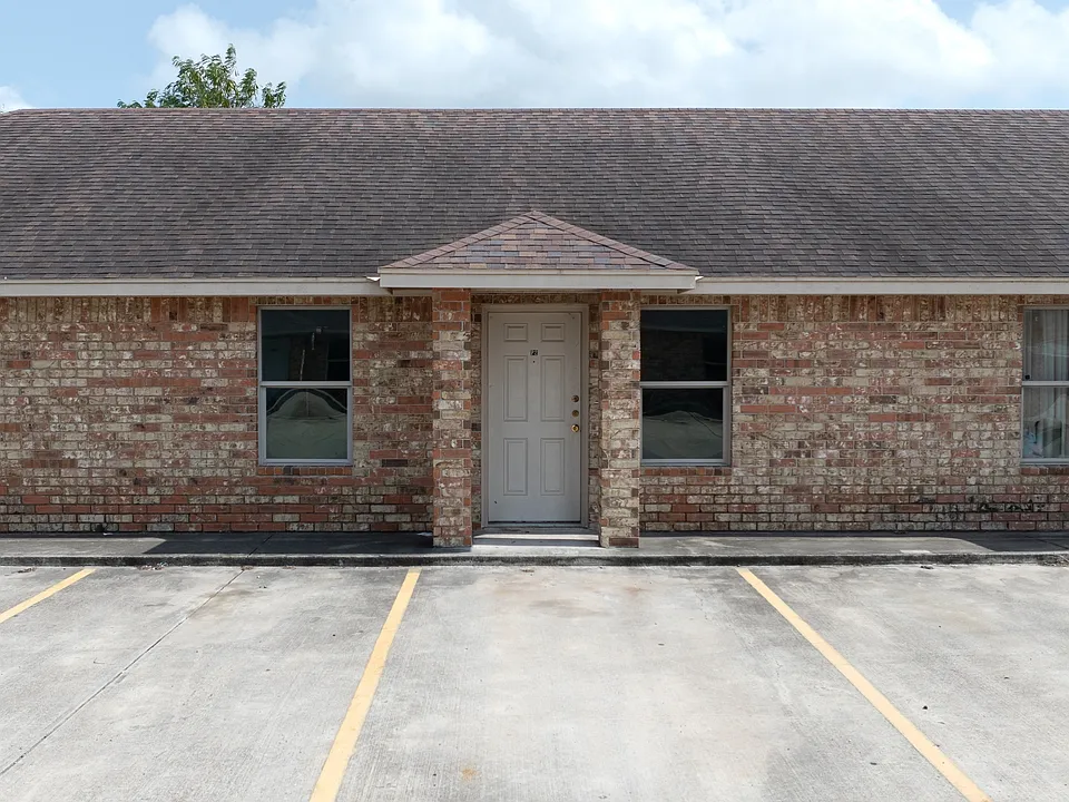 Building Photo 4
