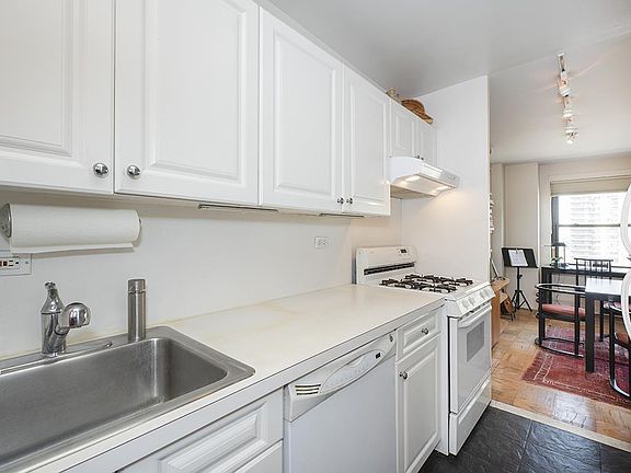 2nd image of 160 W End Ave APT 20G