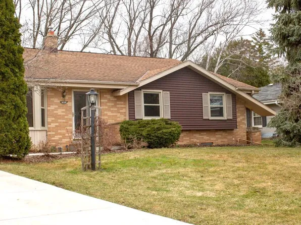 517 Alta Loma DRIVE, Thiensville, WI 53092