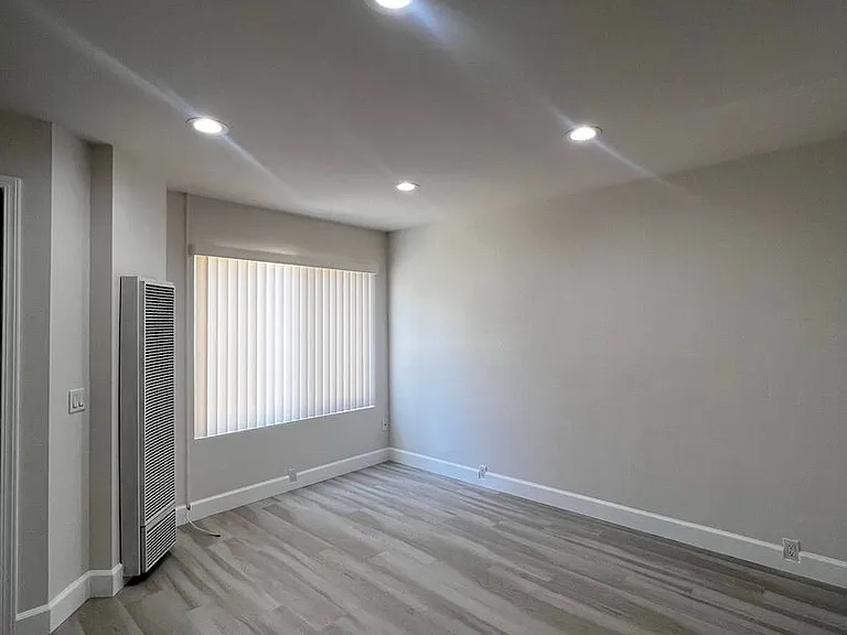 5765 Lauretta St — Photo 19