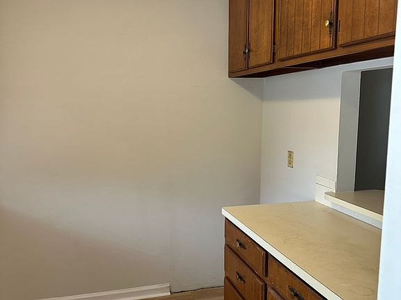 3rd image of 927 S Ridge Ct #151