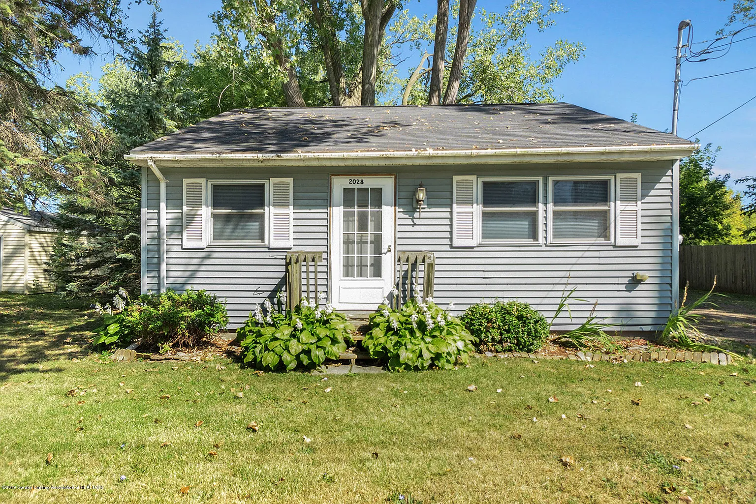 2028 W Jolly Rd photo 1