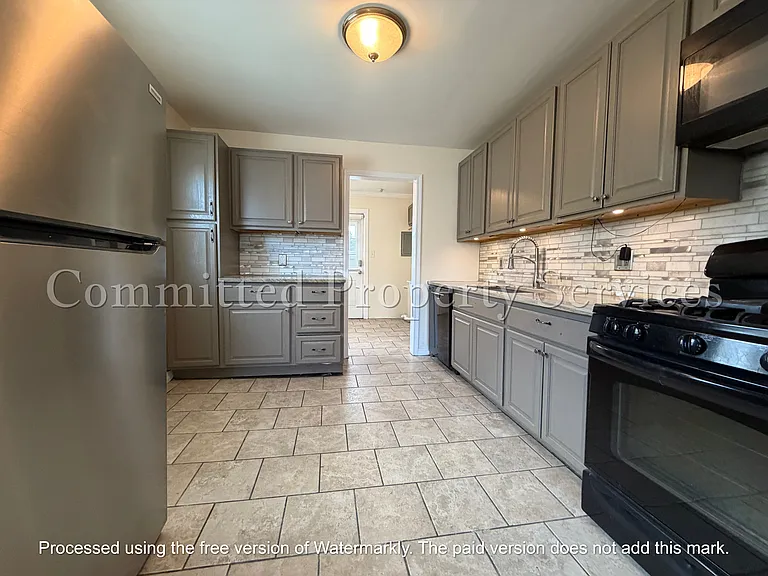 24382 Columbus Ave — Photo 3