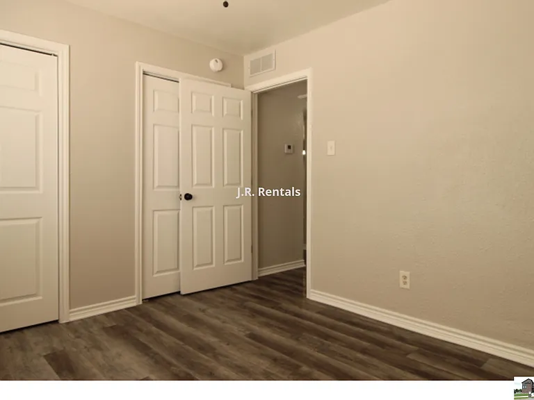 2102 Hunt Dr #B — Photo 9