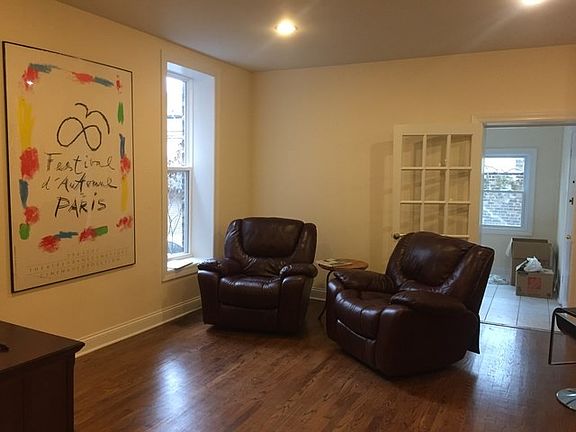 3rd image of 707 W Melrose St APT 1R
