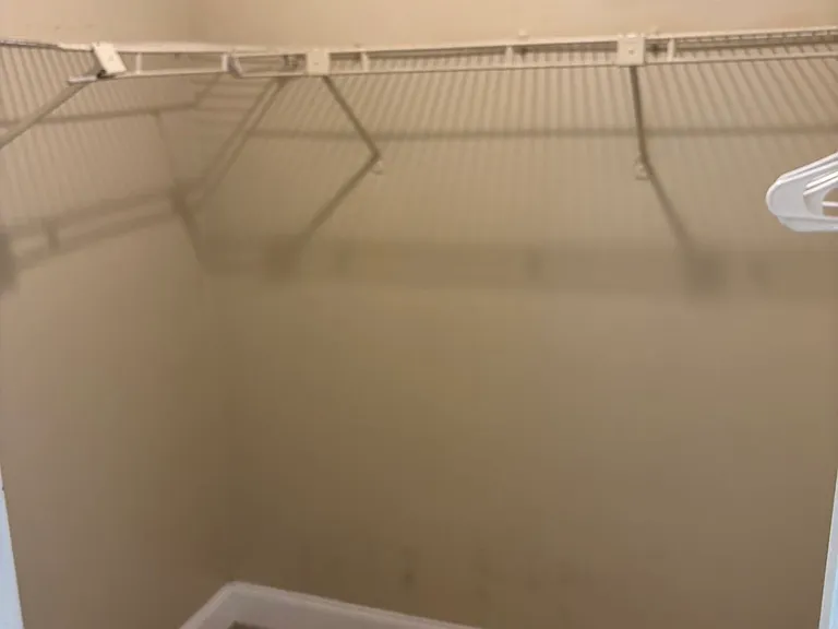 660 Royalty Ct — Photo 12