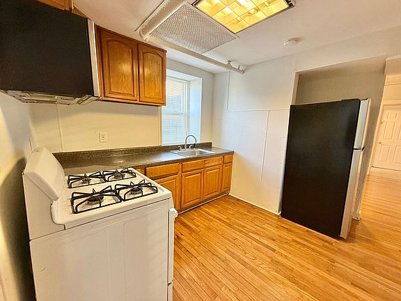 5th image of 7 Cliff St Floor Basement