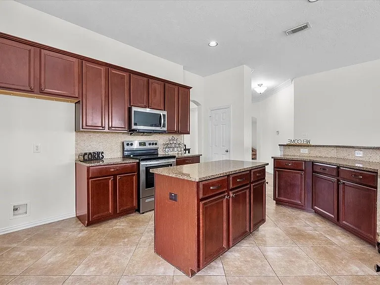 2120 Red Timber Ct — Photo 14